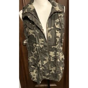 Active USA Olive Camo Utility Vest Hooded Sleeveless Jacket M Military Style